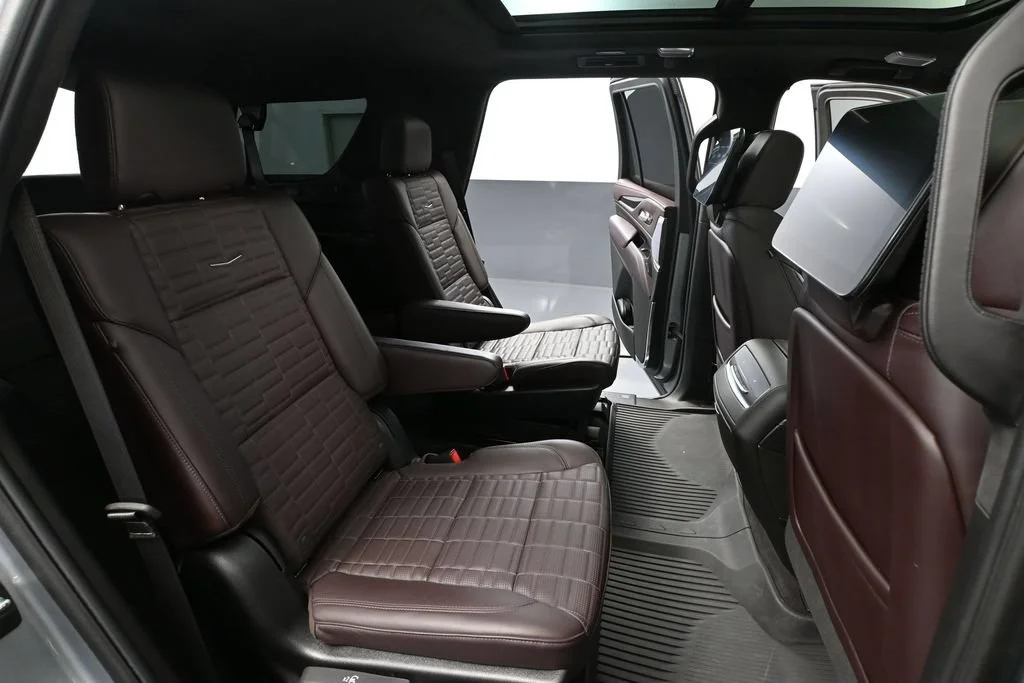 2024 Cadillac Escalade V-Series - Photo 45