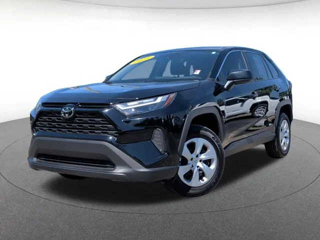 2025 Toyota RAV4 LE FWD's photo