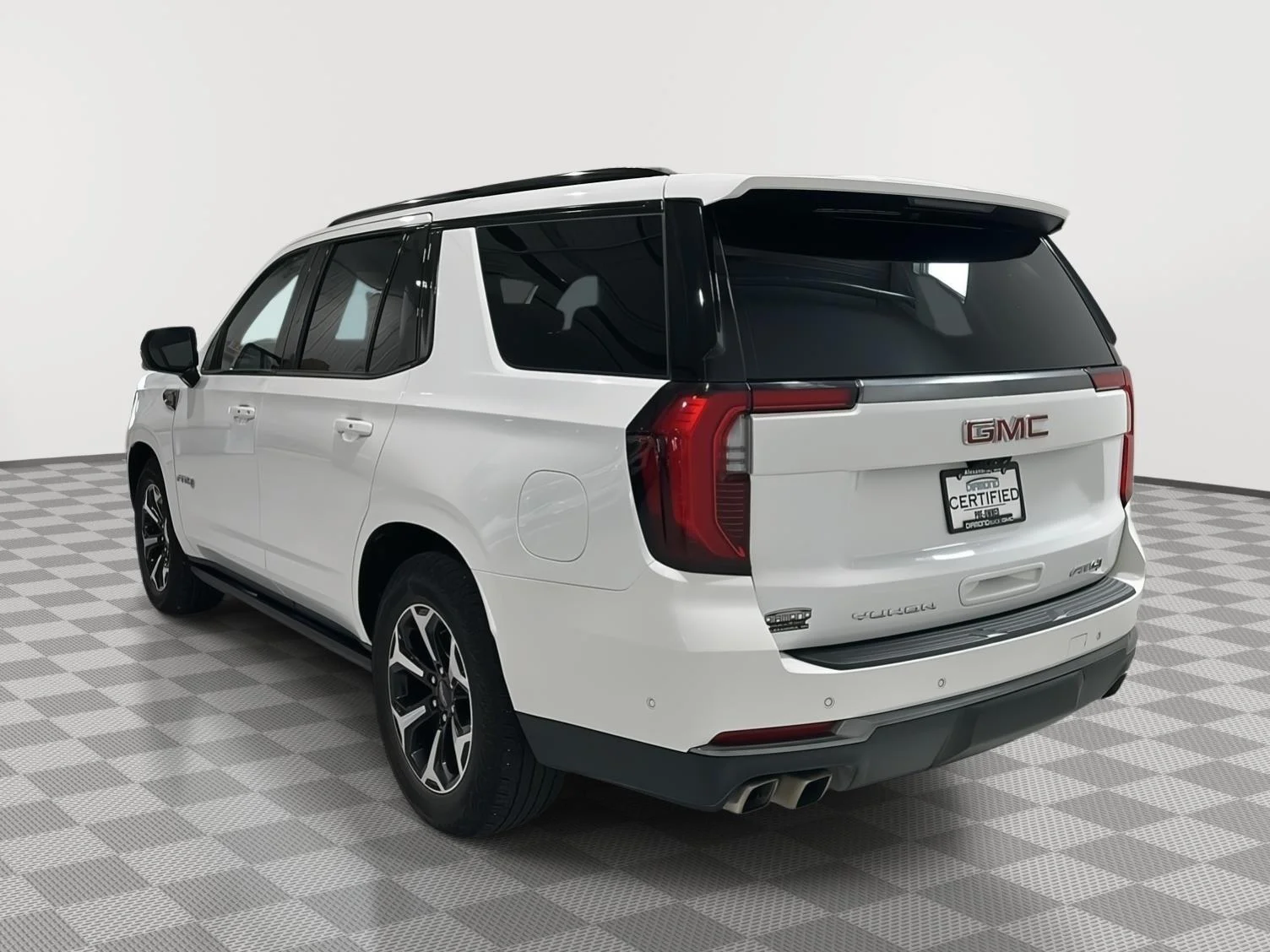 Used 2025 Summit White GMC AT4 image 3