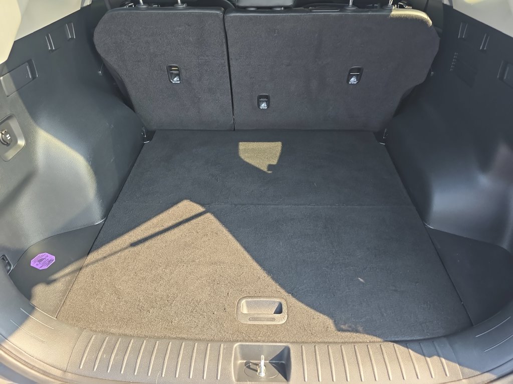 Used 2023 White Kia EX image 10