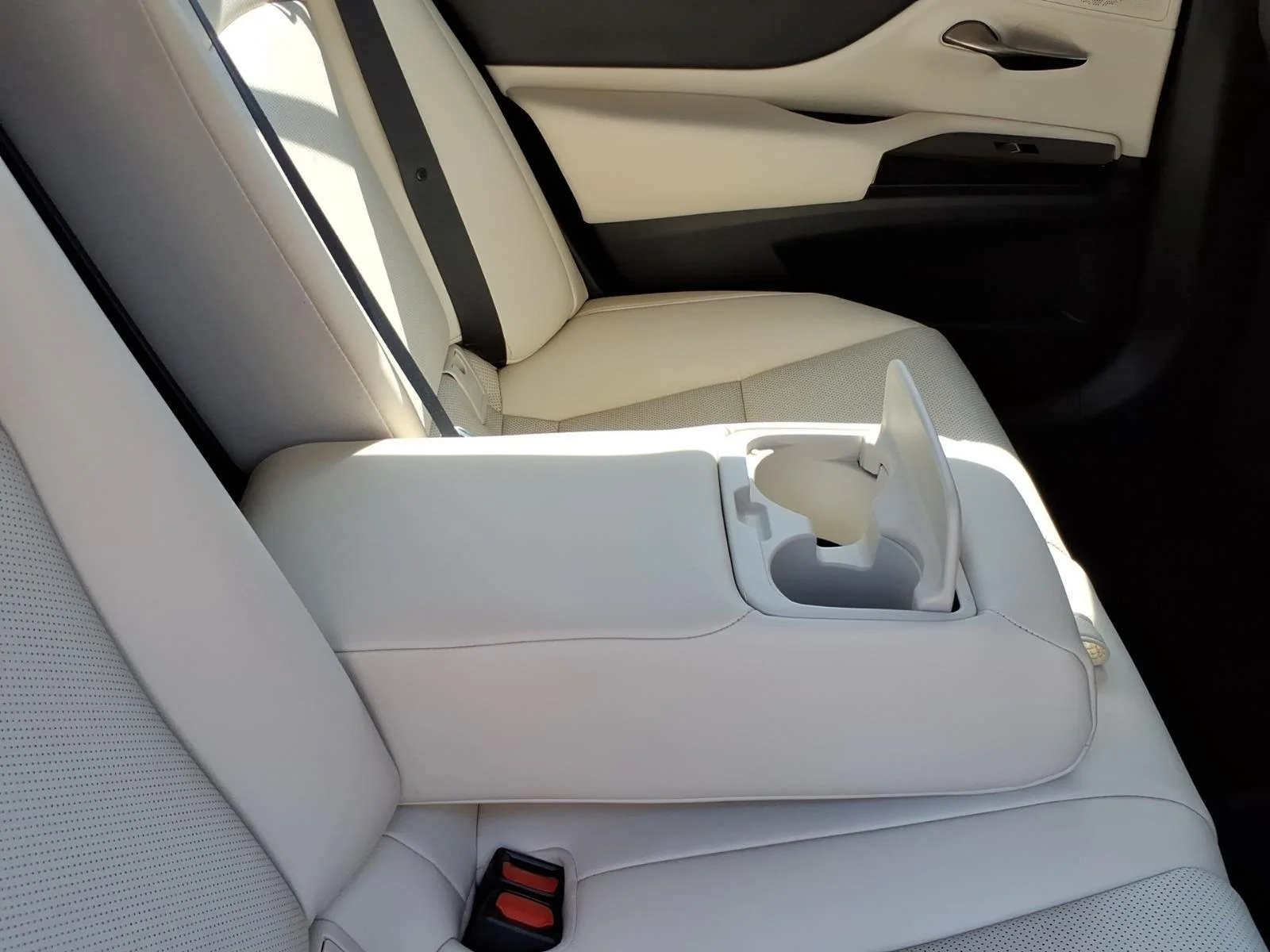 Used 2023 Eminent White Pearl Lexus ES 350 image 27
