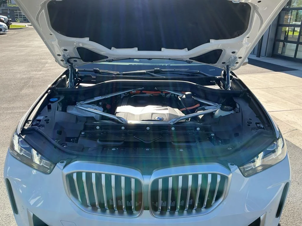 New 2026 White BMW xDrive50e image 24