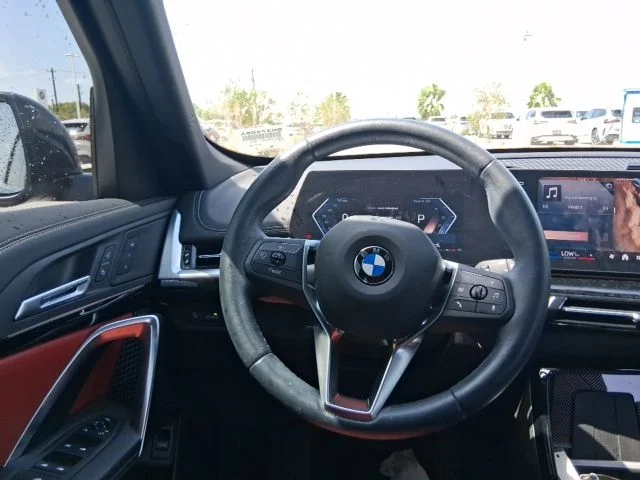 Used 2025  BMW xDrive28i image 9