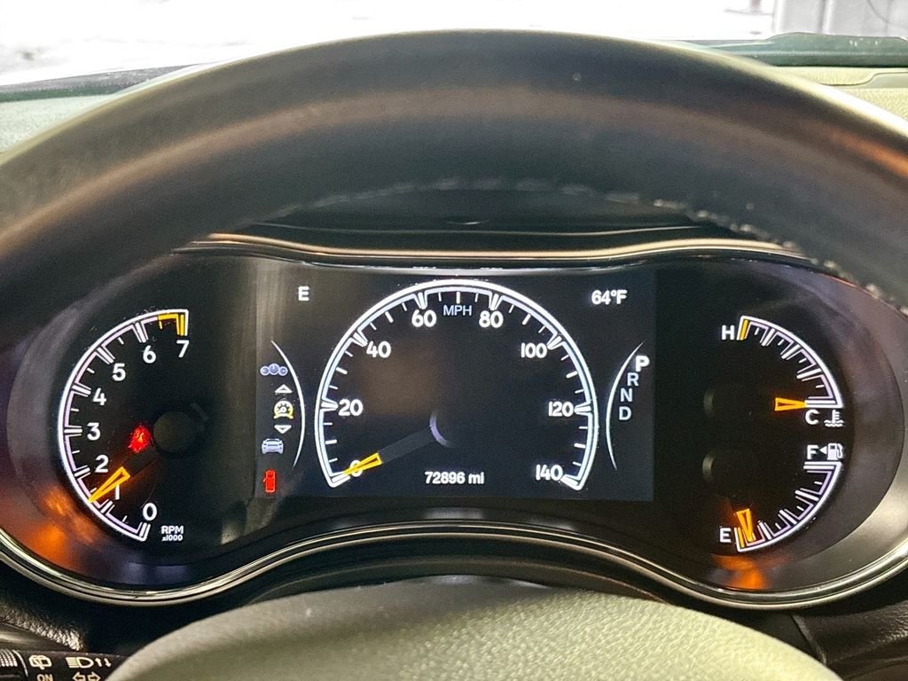 Used 2021 Velvet Jeep Laredo E image 14
