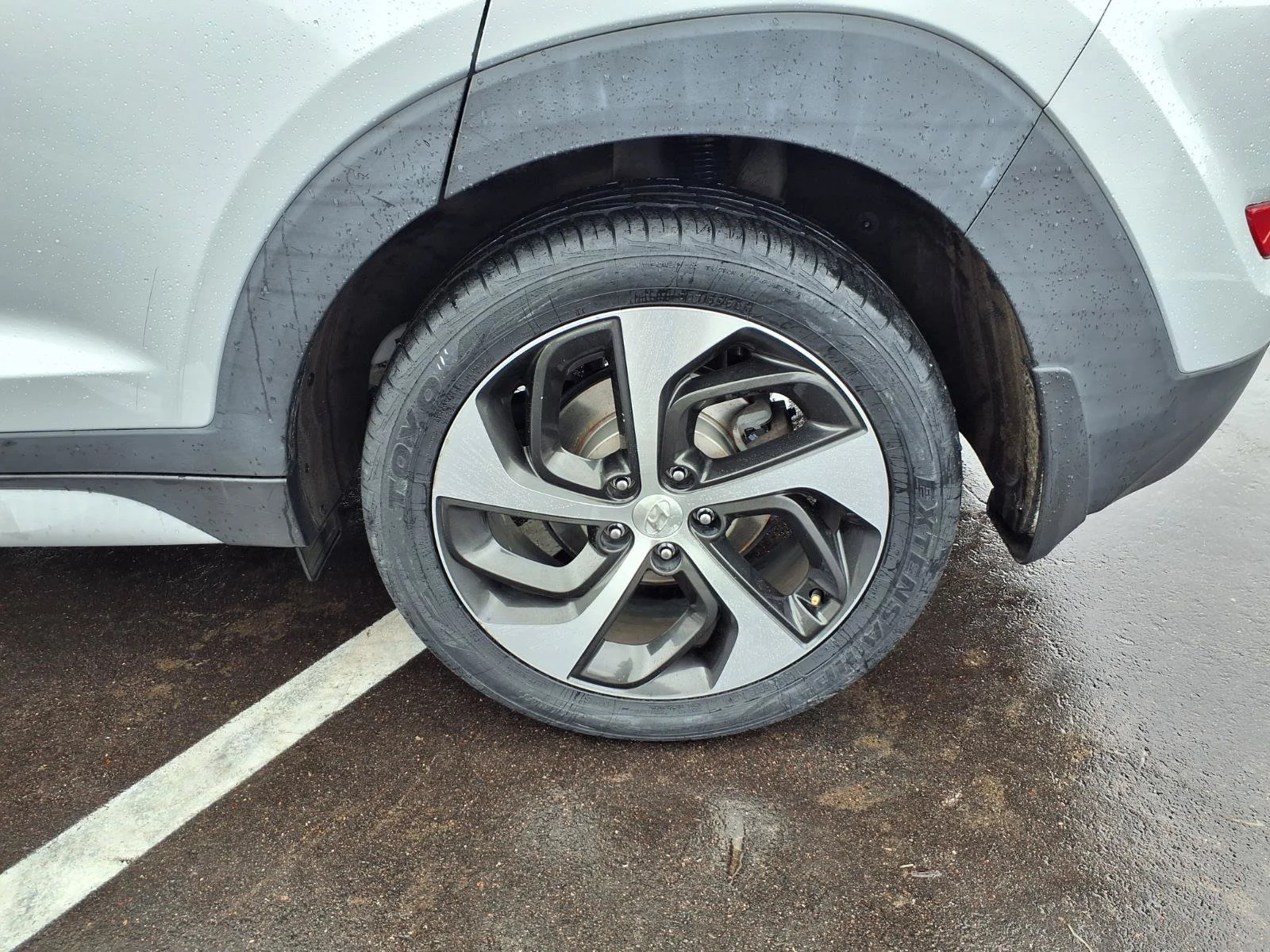 Used 2018  Hyundai Limited image 20
