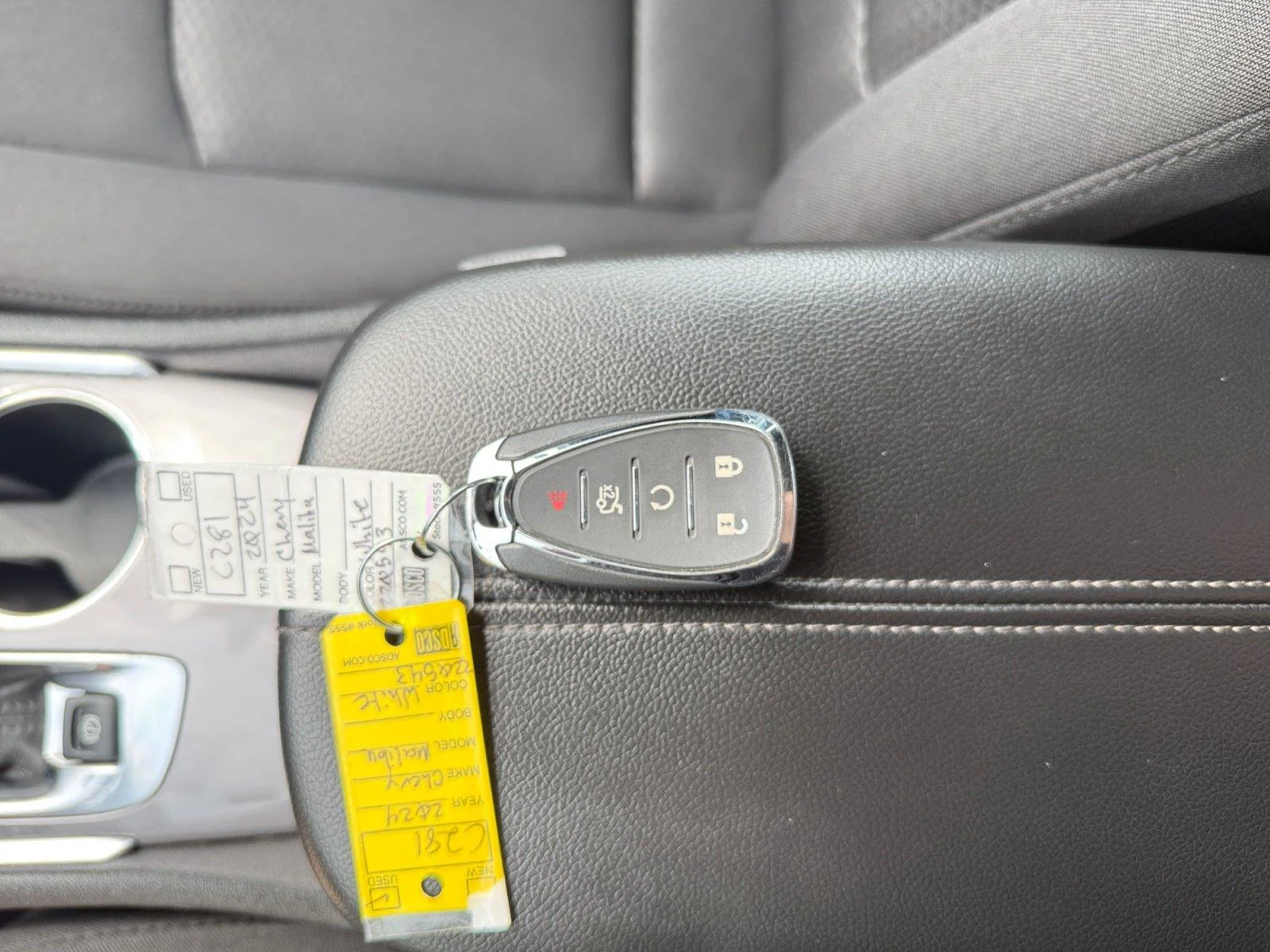 Used 2024 Summit White Chevrolet 1LT image 29