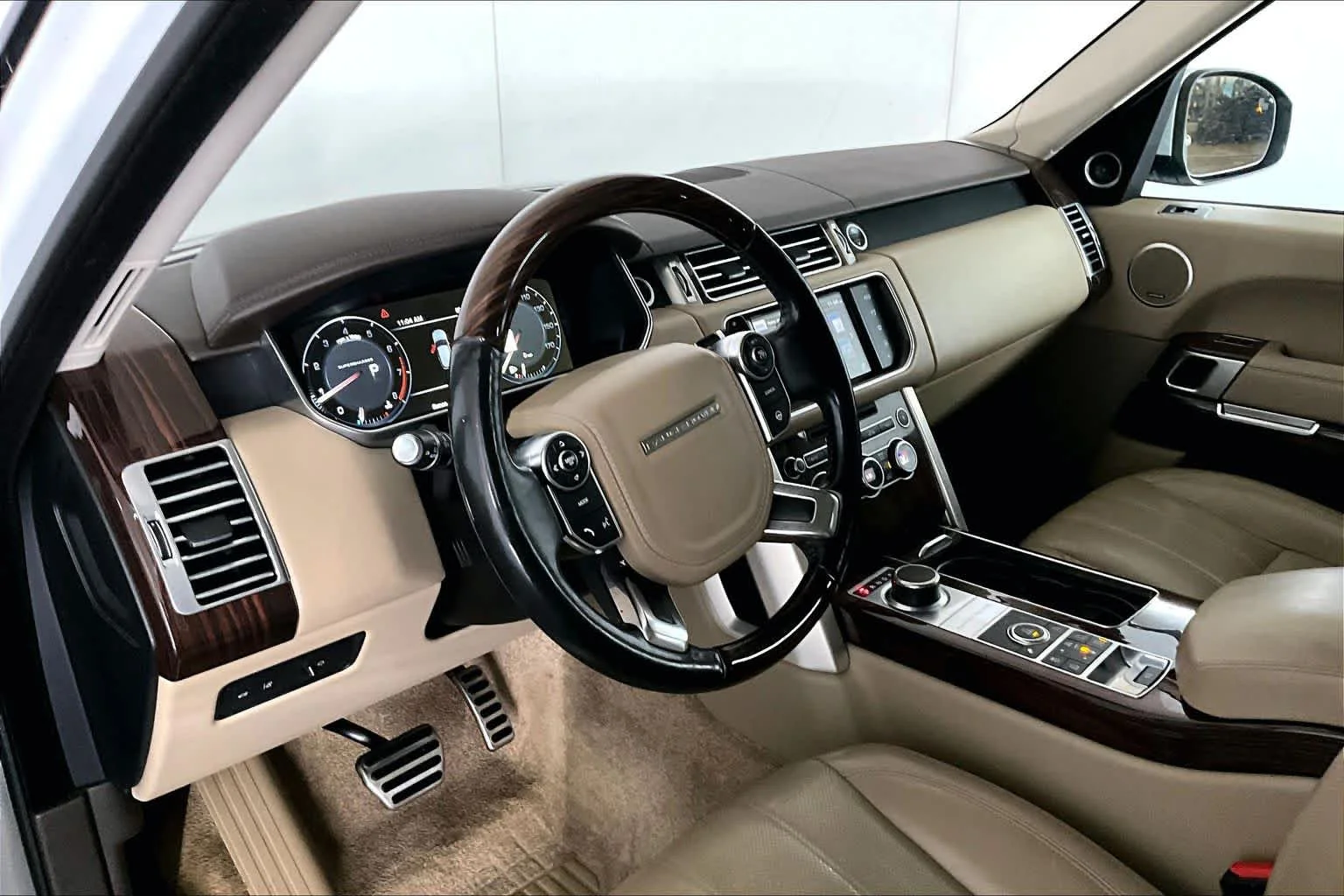 Used 2016 Fuji White Land Rover Supercharged image 18