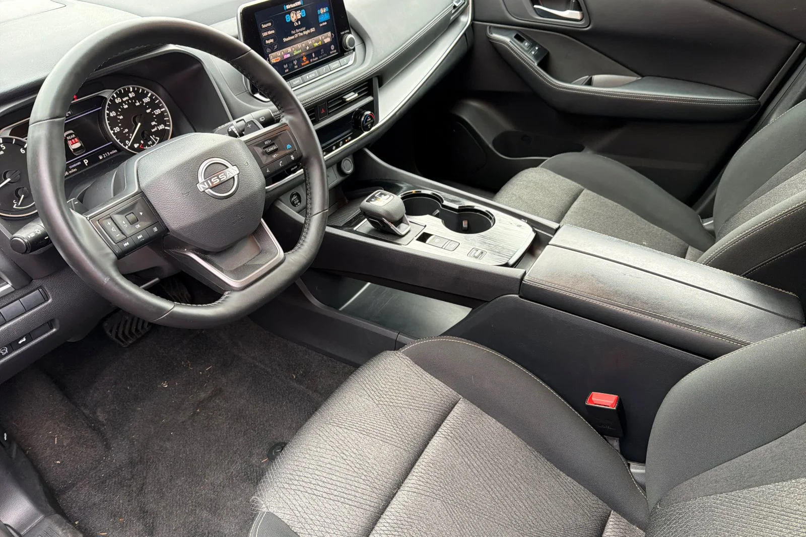 Used 2025 Deep Ocean Blue Pearl Nissan SV image 8