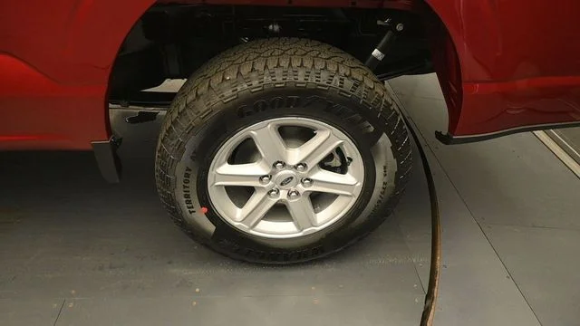 New 2026 Ruby Red Metallic Tinted Clearcoat Ford XLT image 9