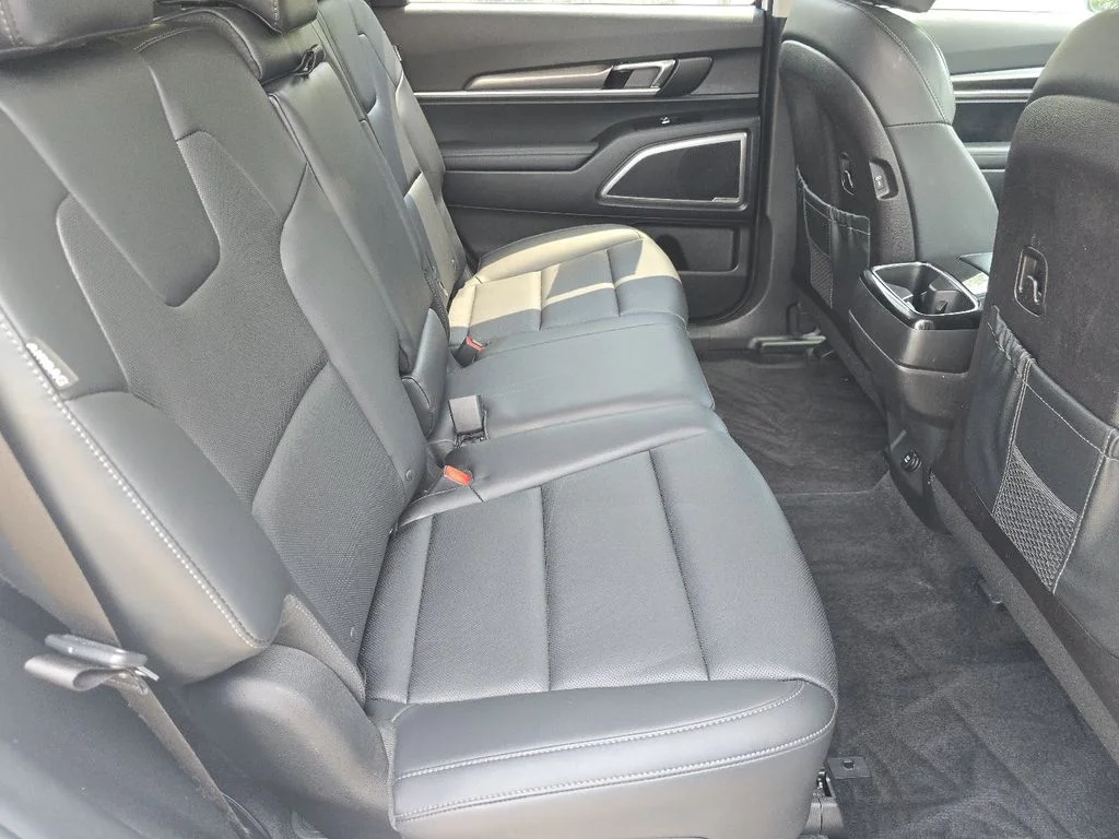 Used 2024 White Kia LX image 19