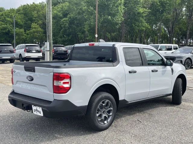 New 2026 White Ford XLT image 3