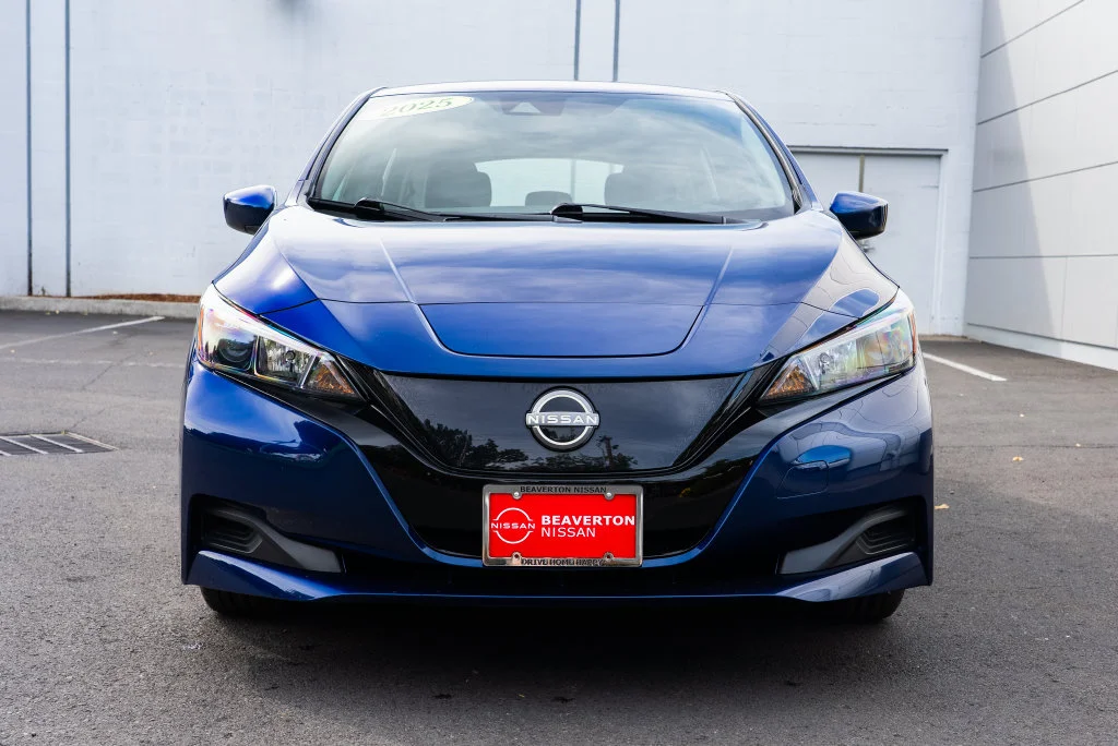 Used 2025 Blue Nissan S image 2