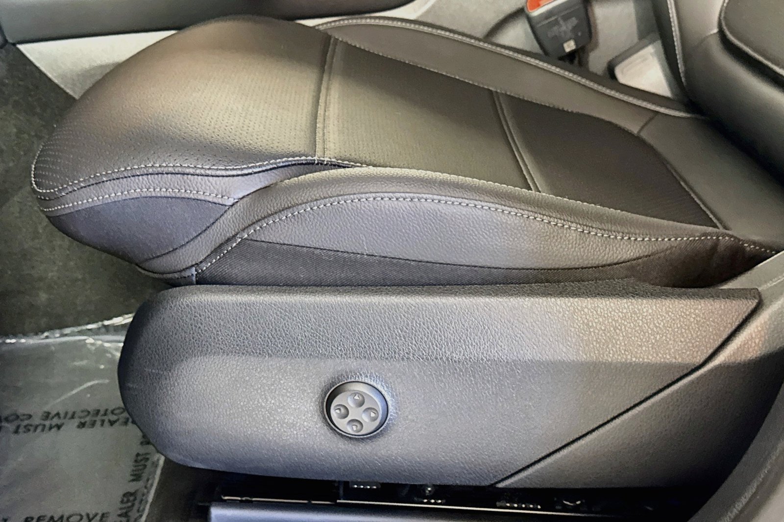 New 2027 Black Mercedes-Benz GLC 300 image 17