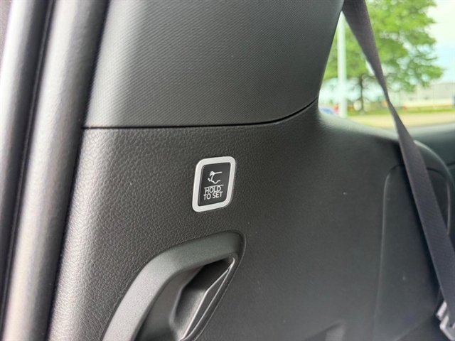 New 2026 High Gloss Black Exterior Paint Jeep Limited Reserve image 7
