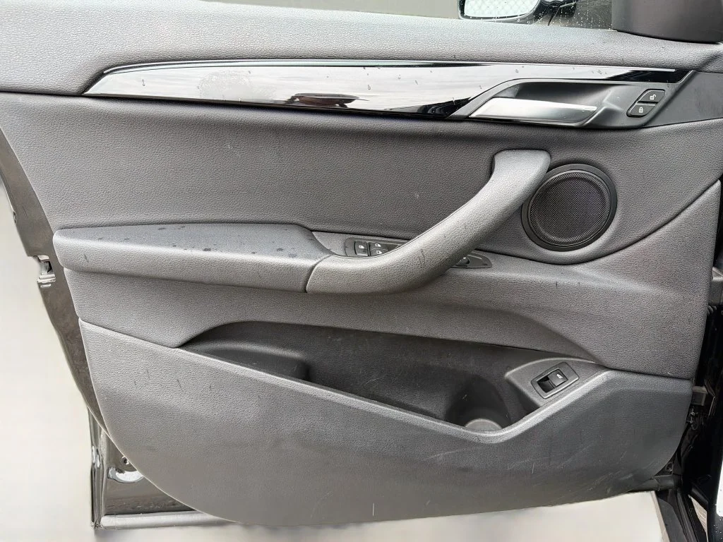 Used 2019 Black BMW sDrive28i image 21