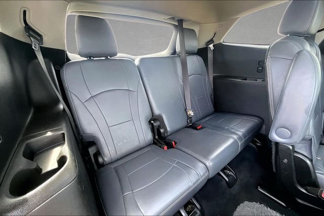 Used 2019 White Buick Essence image 27