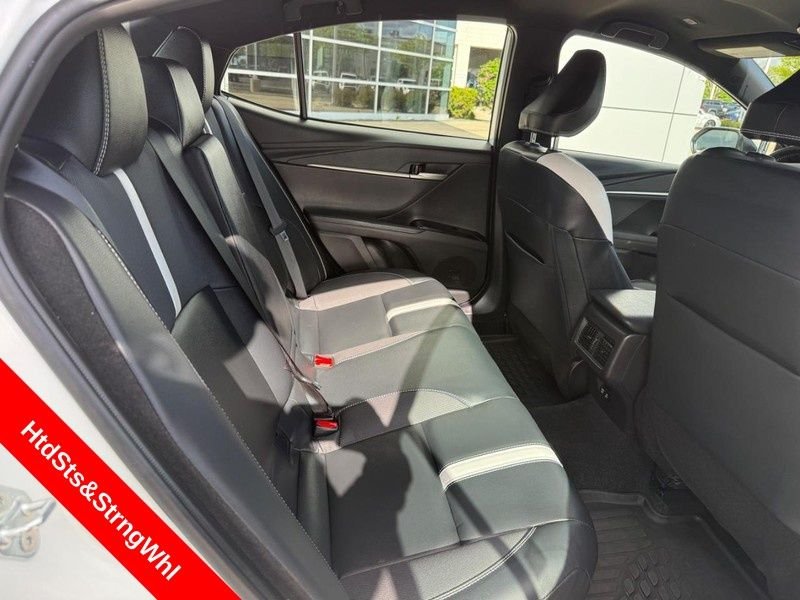 Certified Used 2025 Ice Toyota SE image 12