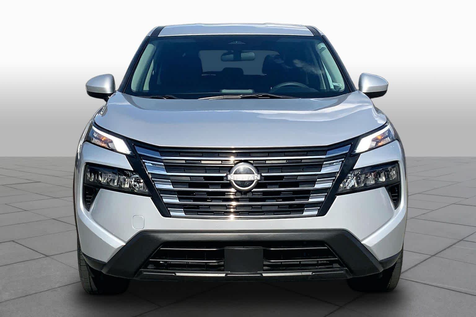 Used 2024 Brilliant Silver Metallic Nissan SV image 4