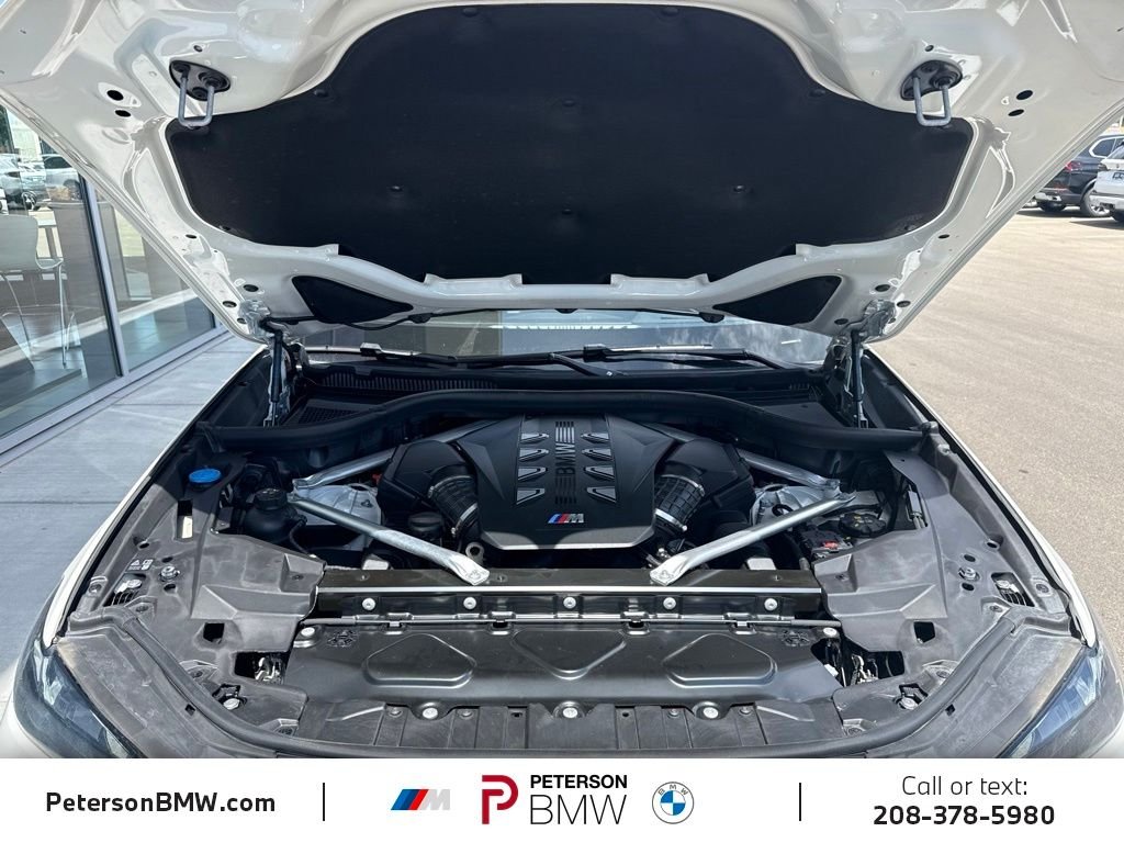 Used 2024 Alpine White BMW M60i image 41