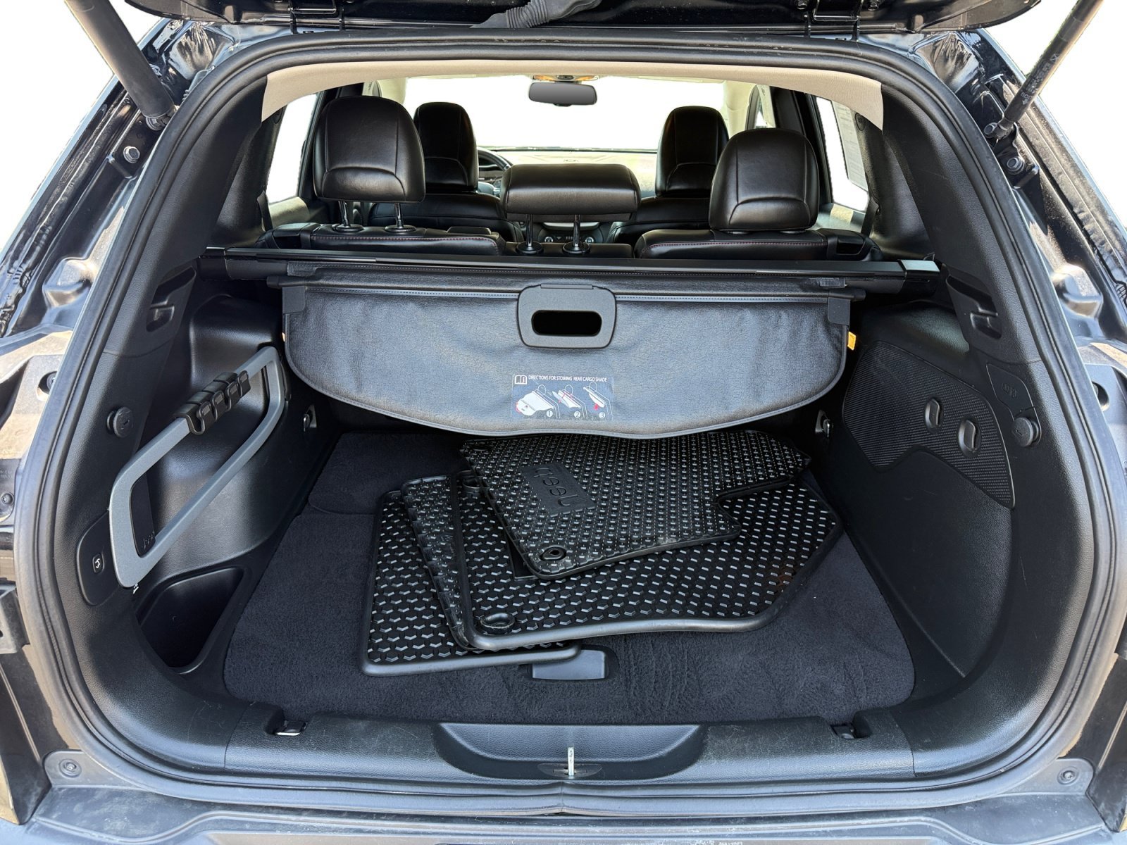 Used 2018 Diamond Black Jeep Trailhawk image 17