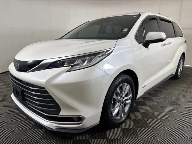 Certified Used 2021 Blizzard Pearl Toyota Limited image 8