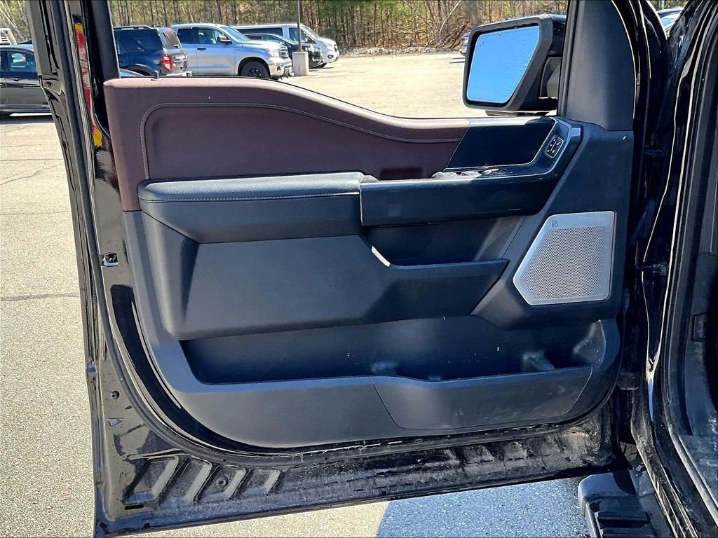 Used 2023 Black Metallic Ford Lariat image 9