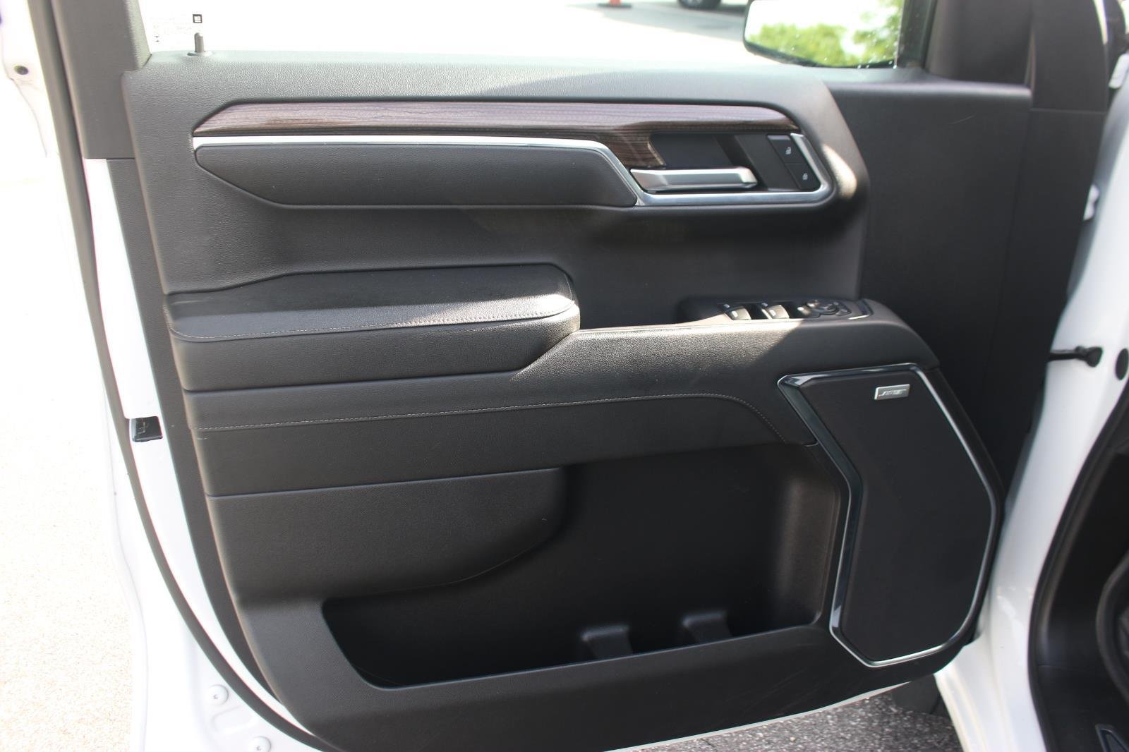 Used 2024 Summit White Chevrolet RST image 14