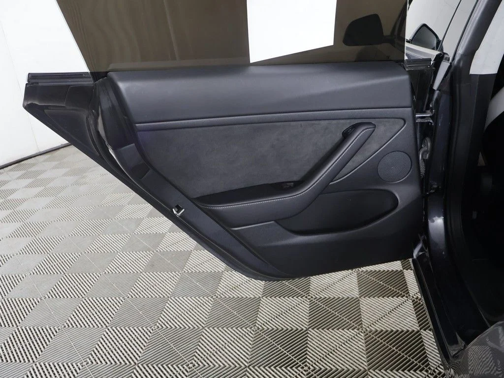 Used 2022 Silver Tesla Long Range image 27
