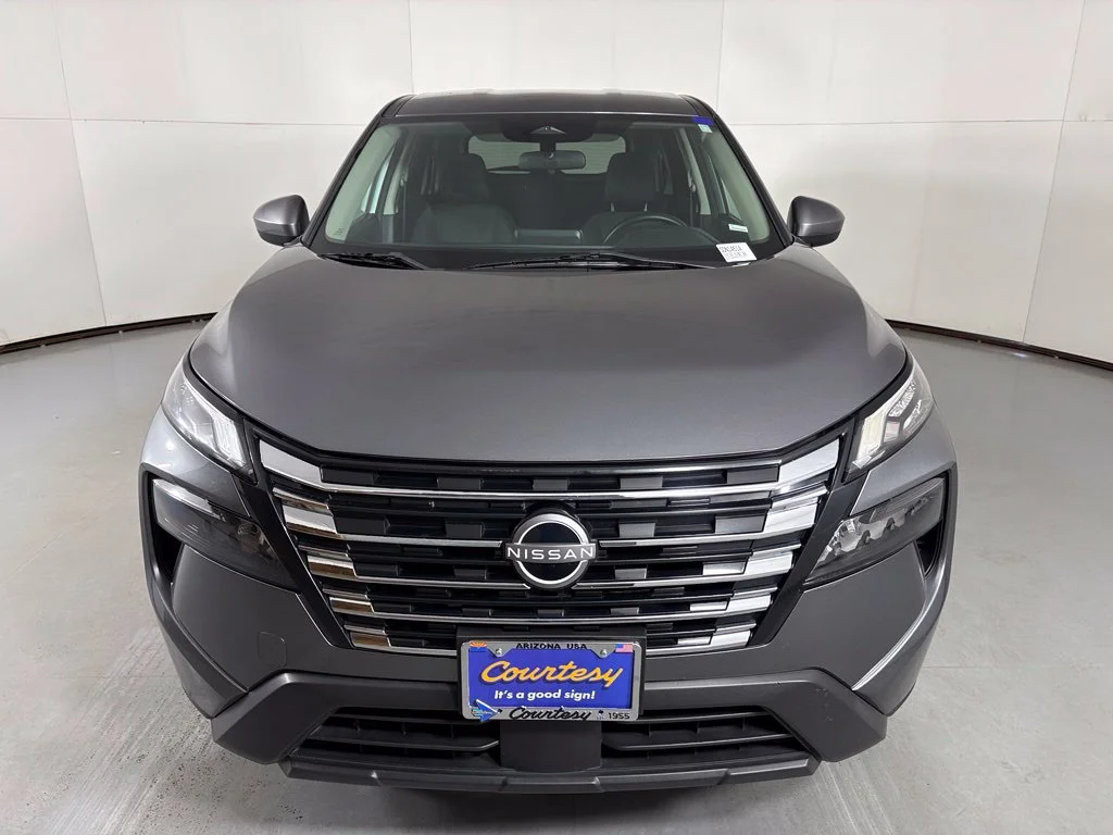 Used 2024 Gray Nissan SV image 3