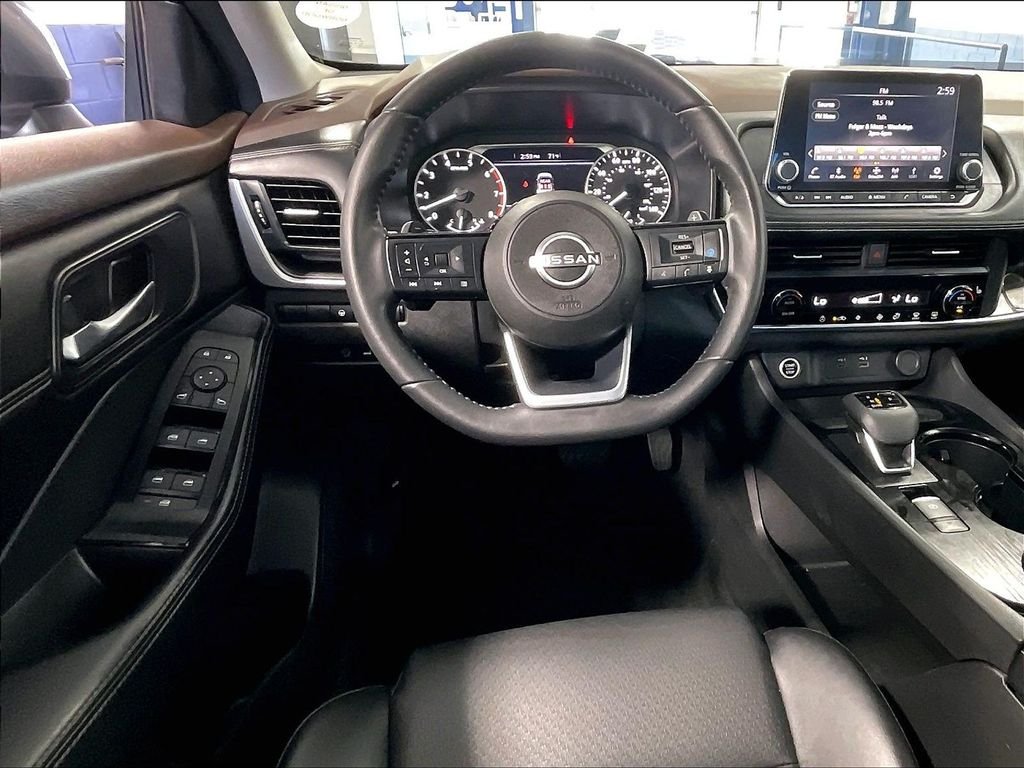 Used 2023 Gray Nissan SV image 18