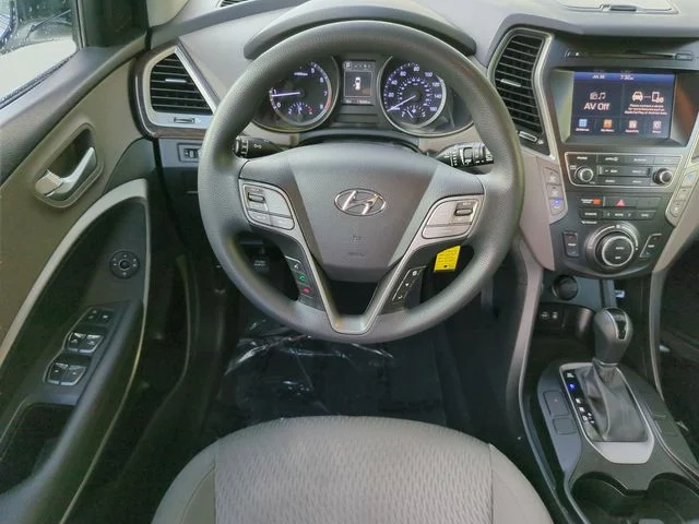 Used 2018 Silver Hyundai SE image 12