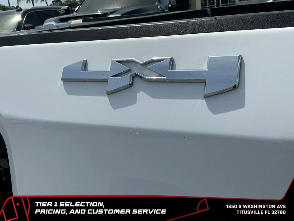 Used 2024 Summit White GMC Pro image 30