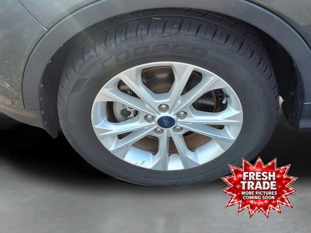 Used 2018 Gray Ford SEL image 19