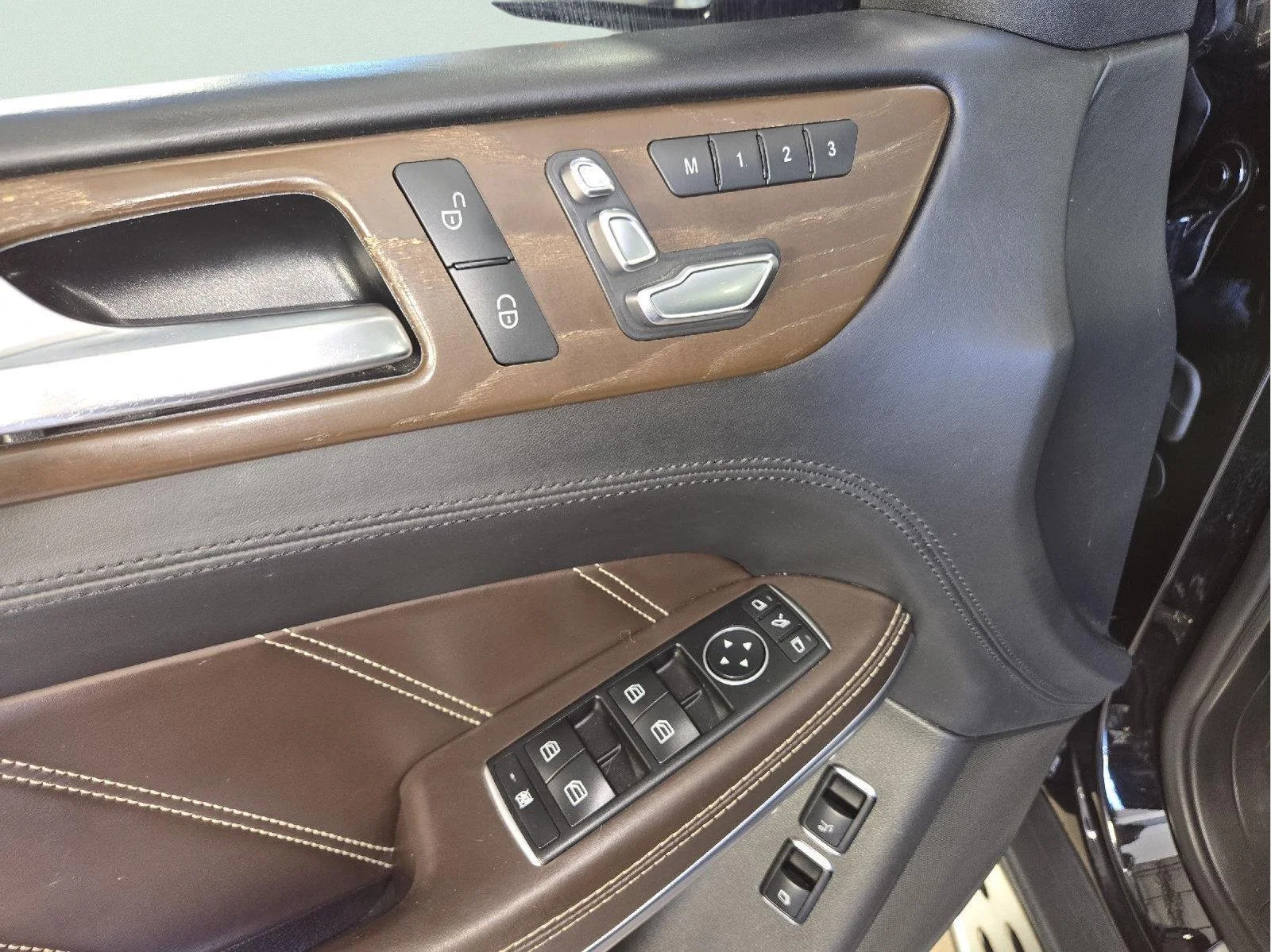 Used 2017 Obsidian Black Metallic Mercedes-Benz AMG® GLS 63 image 36