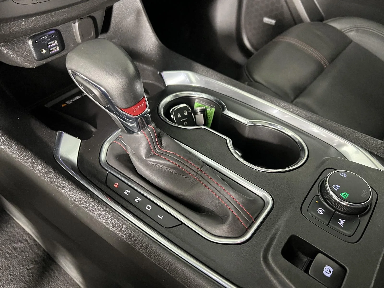 Used 2024 Summit White Chevrolet RS image 29