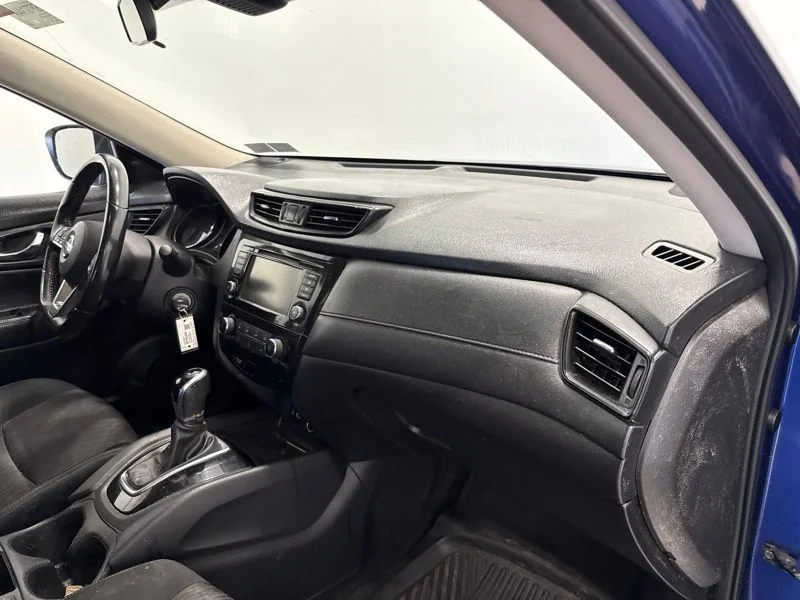 Used 2019 Blue Nissan S image 14