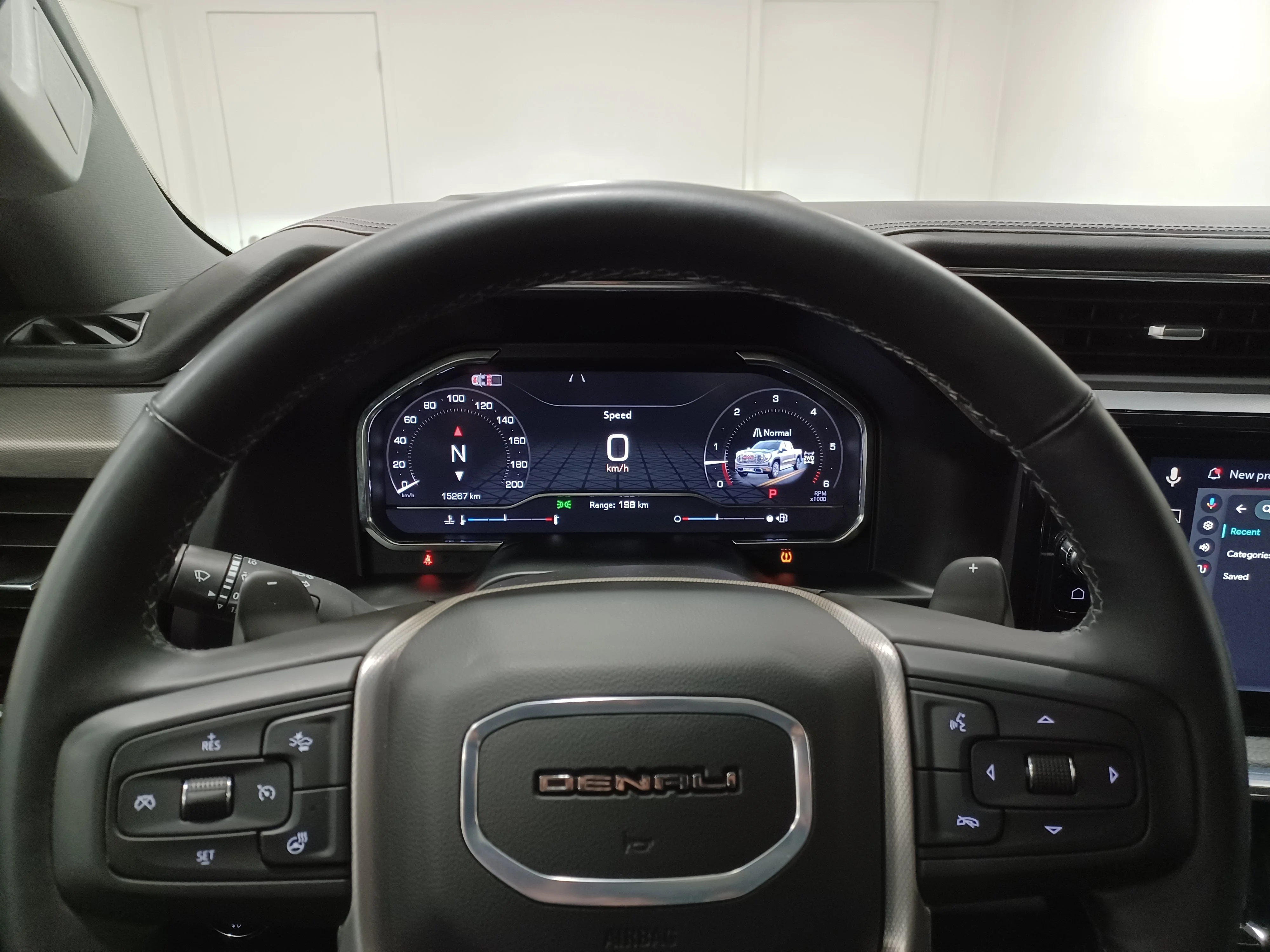 Used 2025 White Frost Tricoat GMC Denali 4WD*6.2L V8 | Adaptive Cruise | Remote Start | Nav | 360 Cam | Cooled Leather | Sunroof image 15