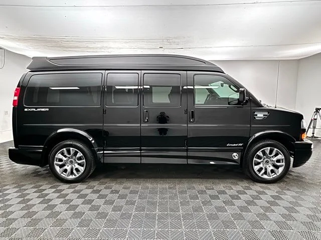Used 2025 Onyx Black GMC Explorer Limited SE image 6