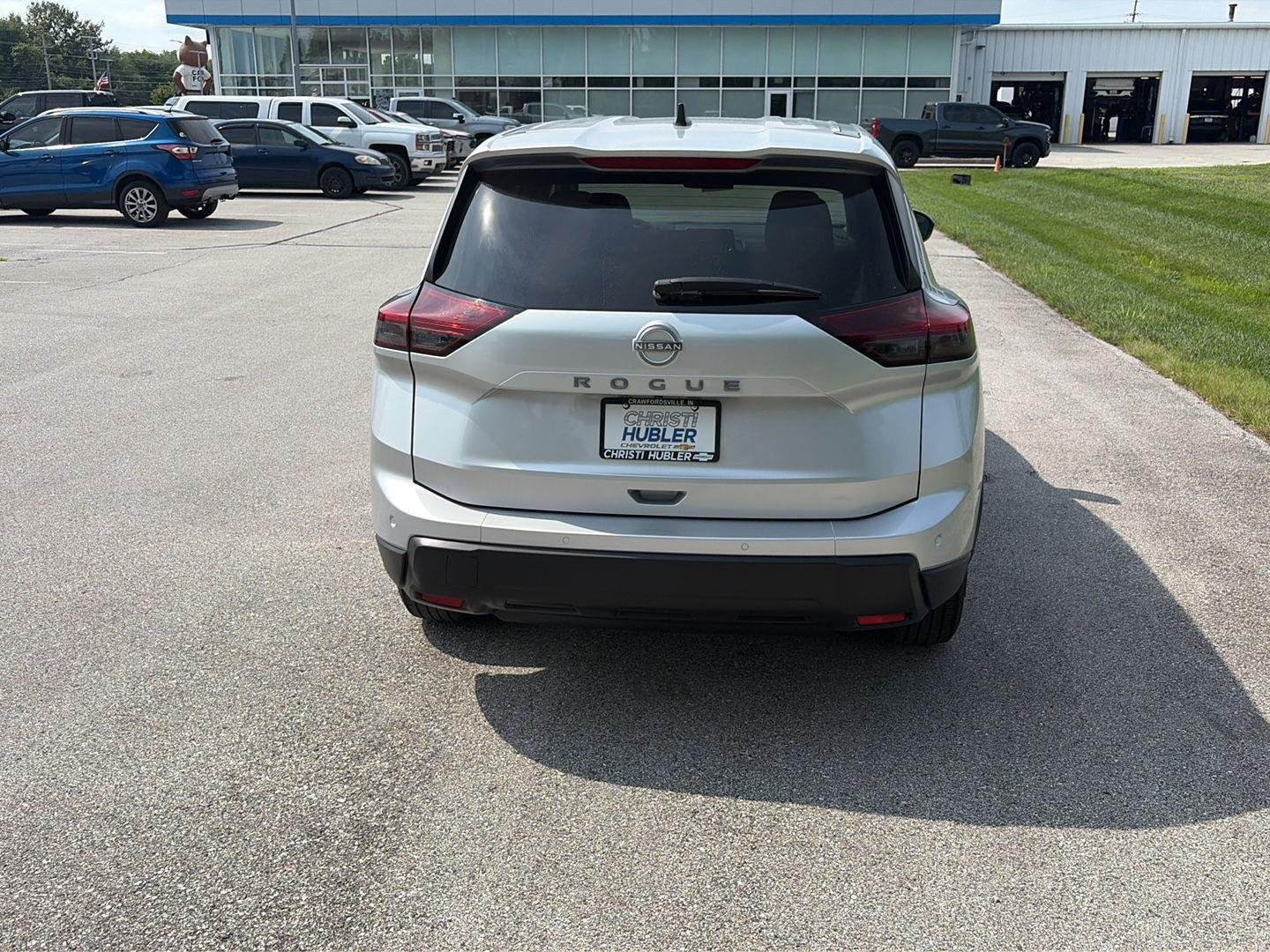 Used 2024  Nissan S image 7