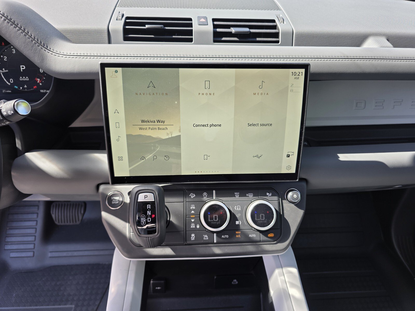 New 2026 Borasco Grey Land Rover P400 X-Dynamic SE image 16