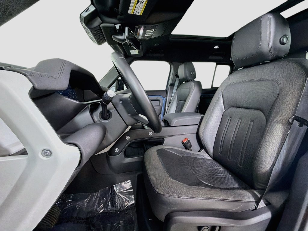 Used 2021 Blue Land Rover SE image 21