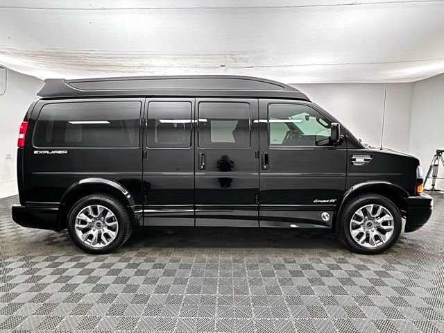 Used 2025 Onyx Black GMC Explorer Limited SE image 6