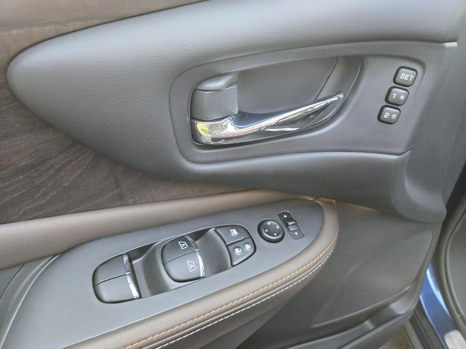Used 2021 Deep Blue Pearl Nissan Platinum image 15