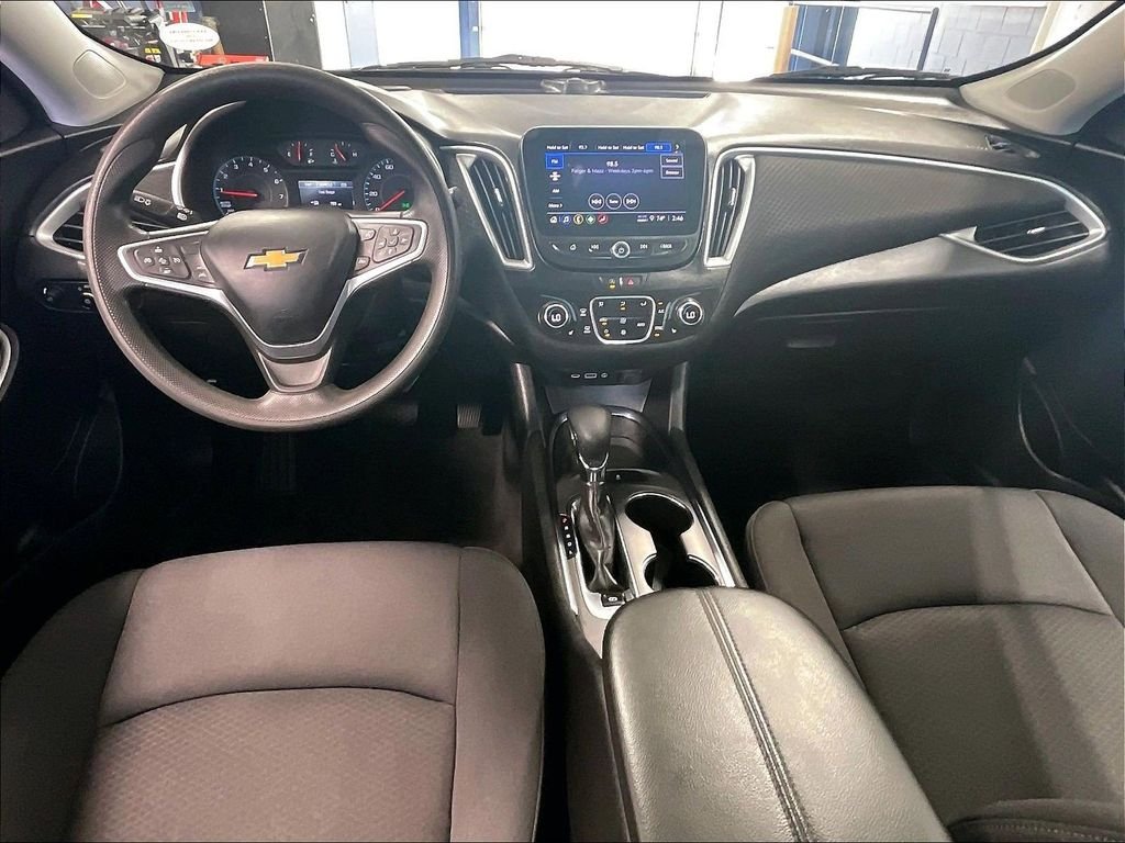 Used 2023 Gray Chevrolet LT image 21