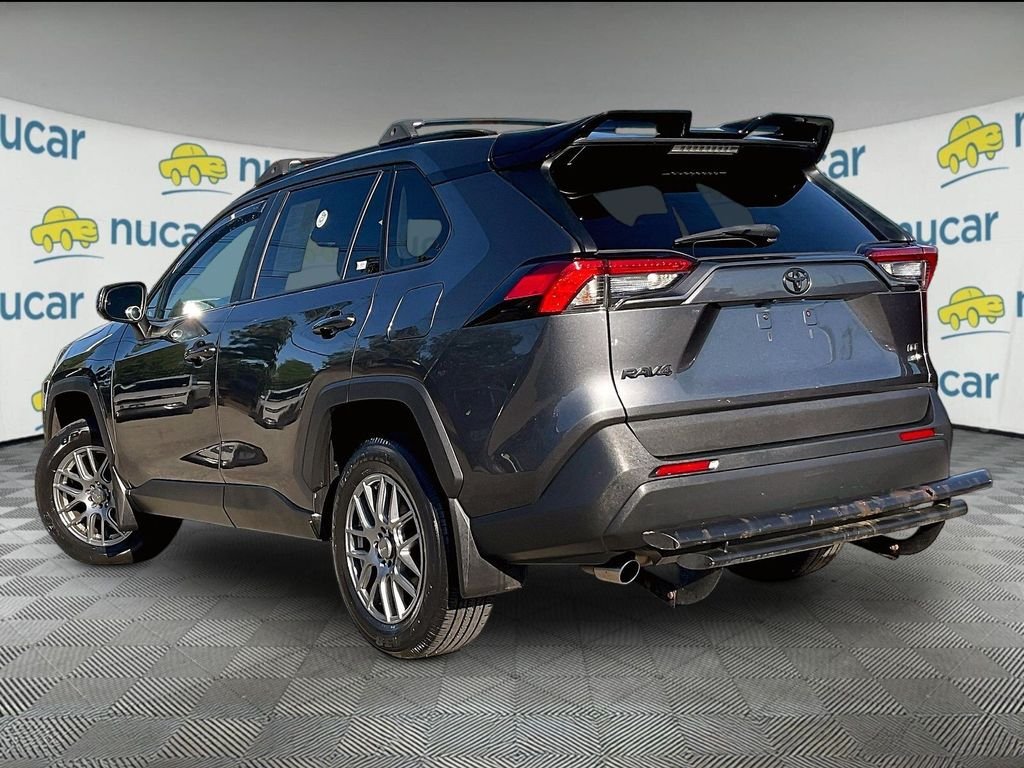Used 2020 Gray Toyota LE image 4