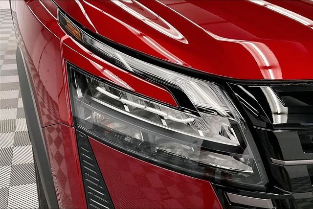 New 2026 Scarlet Ember Tintcoat/Super Black Nissan Platinum image 14