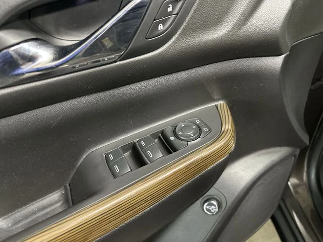 Used 2019 Gray GMC SLE-2 image 17