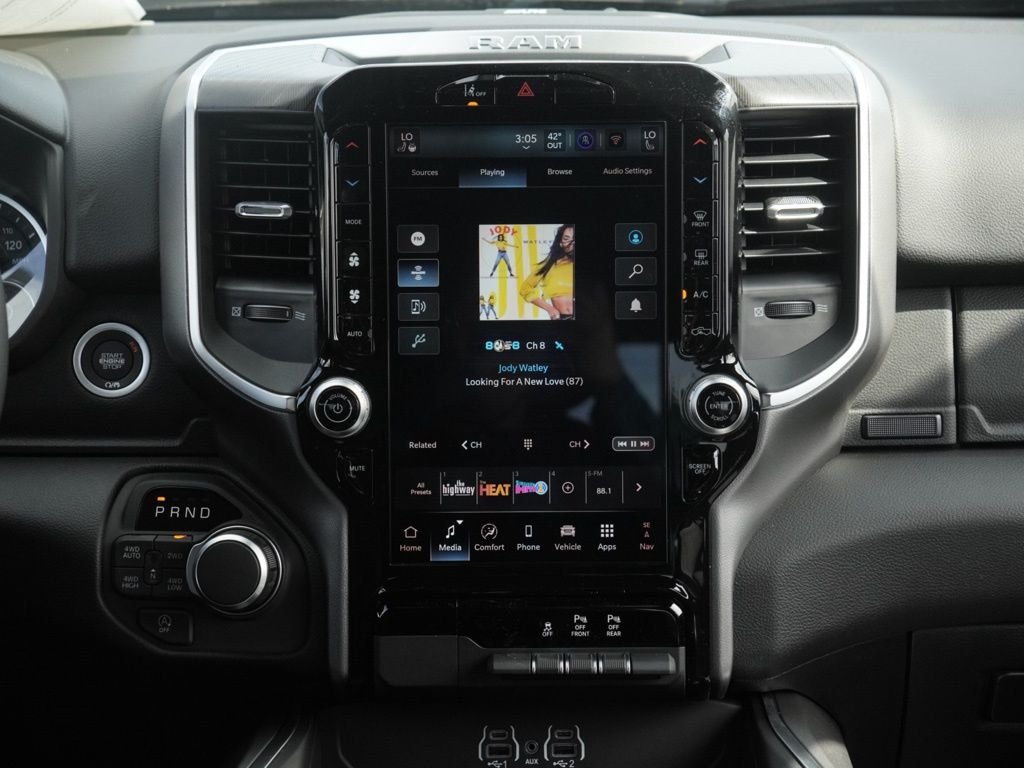 New 2026 Granite Crystal Metallic Clear-Coat Exterior Paint RAM Big Horn Night Edition image 25