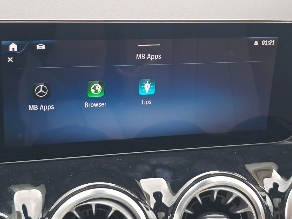 New 2026 Polar White Mercedes-Benz GLA 250 image 7