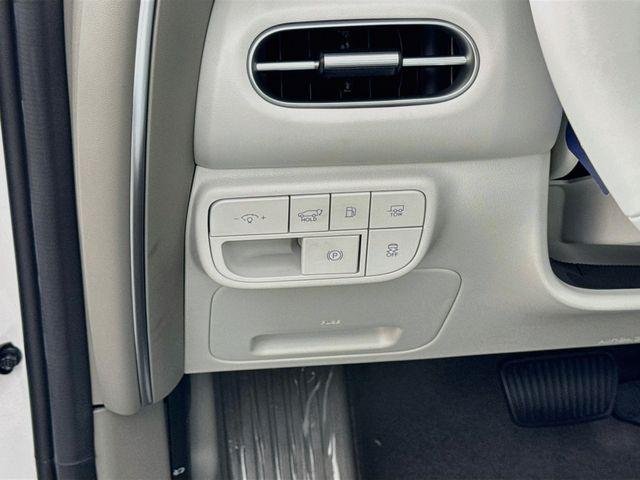 New 2026 White Hyundai Blue SEL 7P image 14